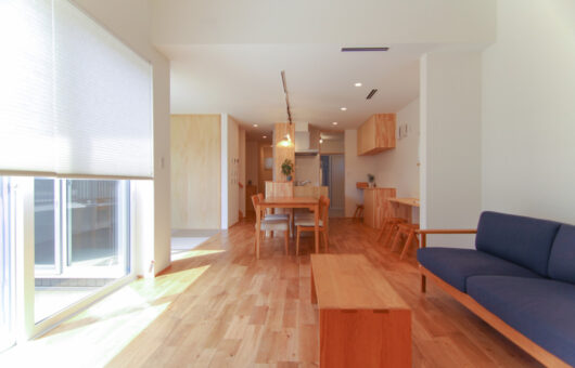 畑を楽しみ緑を眺める、ゆったり過ごす住まい