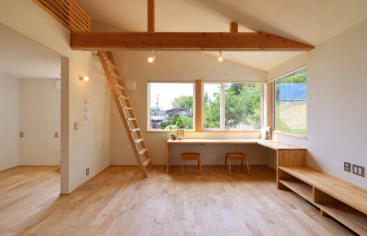 約20坪に建つ、5人家族のシンプルな住まい